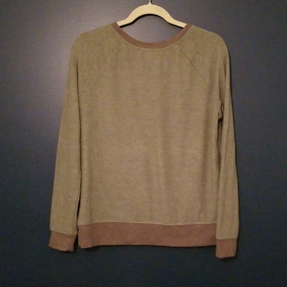 Sweatshirt - Picture 2 of 6